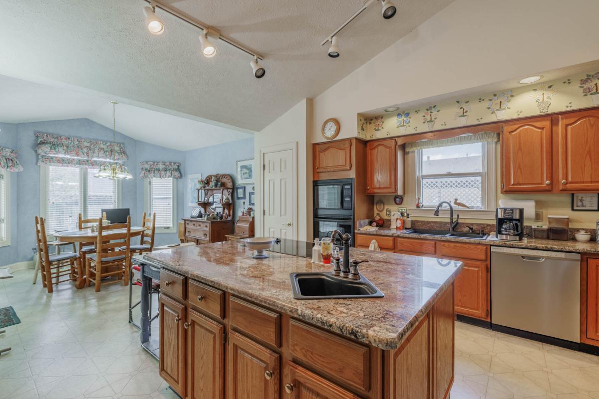 PEPPERMILL COURT HOME Gallery Kurtz Auction & Realty Co.